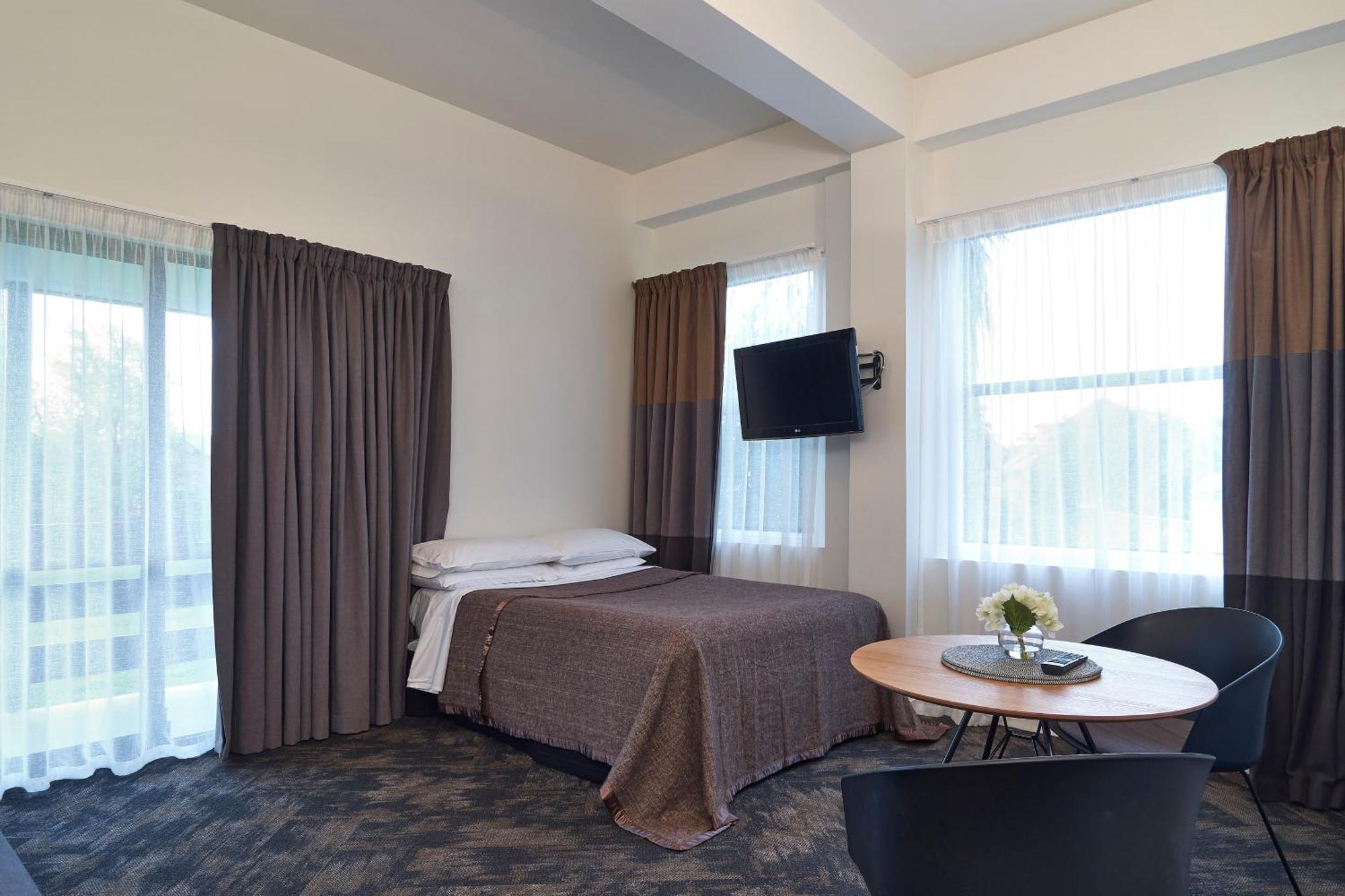 Hotel Carlton Mill Christchurch Buitenkant foto